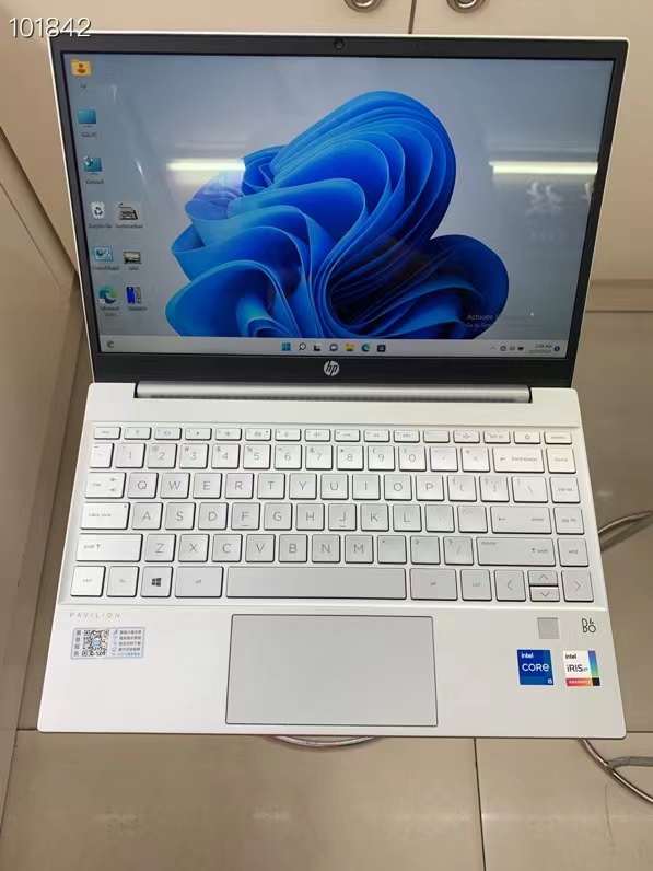 [LAPTOP HP PAVILLON]